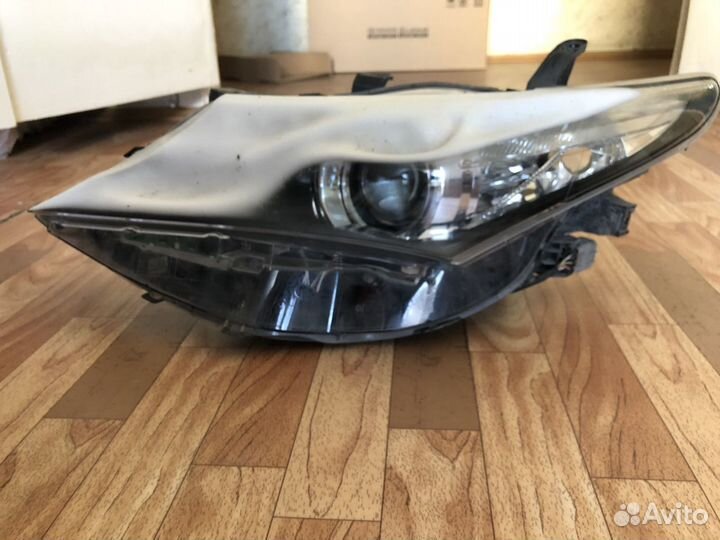 Фара Тойота аурис 89907726, 89907727