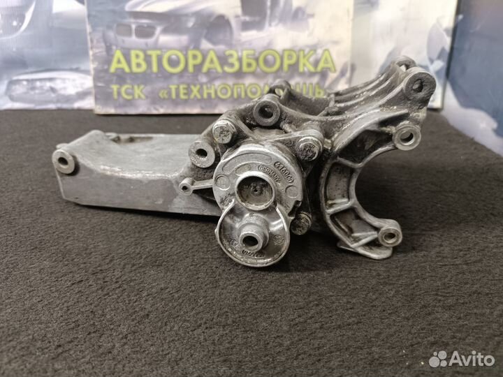 Кронштейн генератора на фольксваген гольф 3