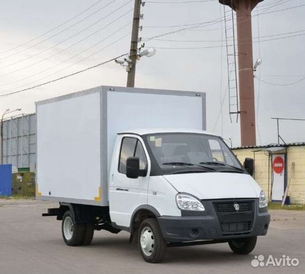 Водитель на своей газели