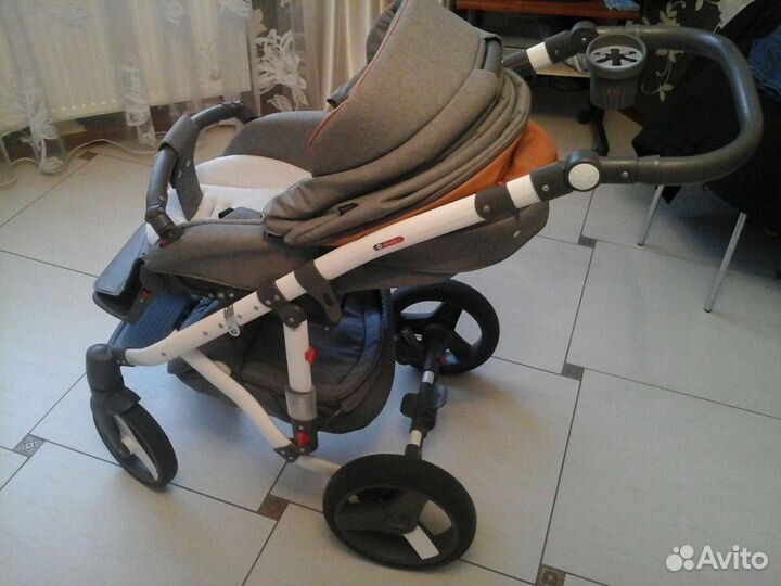 Модульная коляска movo