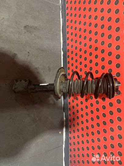 Амортизатор передний правый Lexus Rx 4 450Н 2021