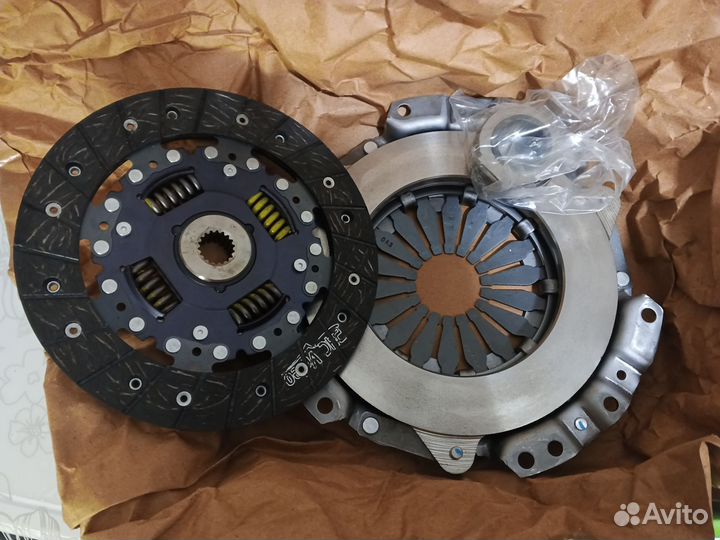 Комплект сцепления valeo 826279 тойота ярис 2