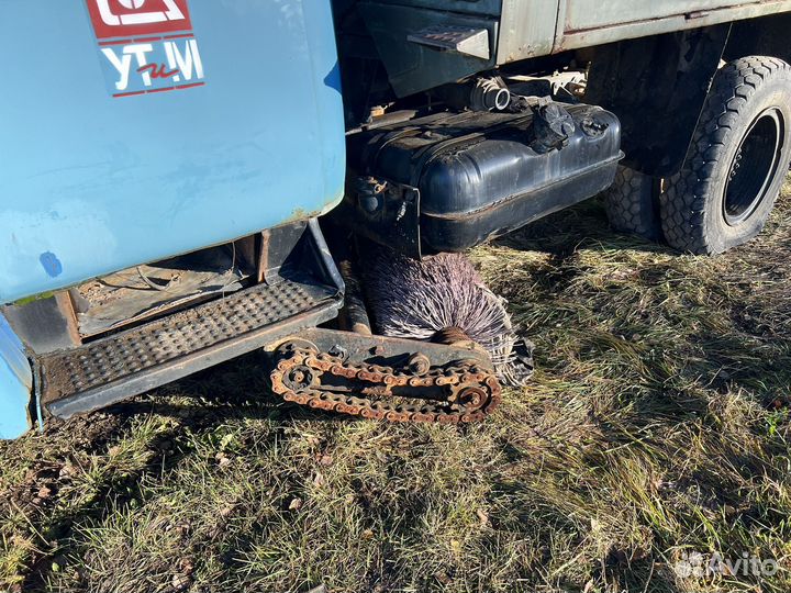 ЗИЛ поливальный со счеткой