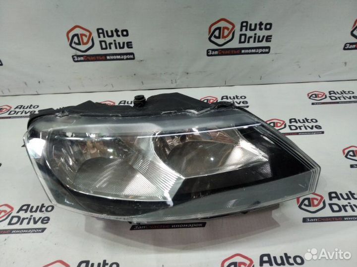 Фара галогеновая правая Skoda Rapid 2019