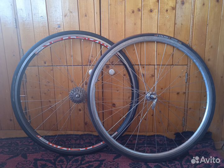 Шоссейные колеса 28