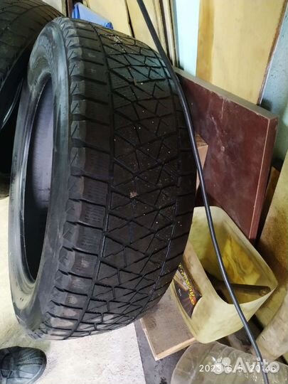 Bridgestone Blizzak DM-V2 235/55 R19 105T