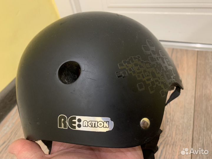 Шлем горнолыжный