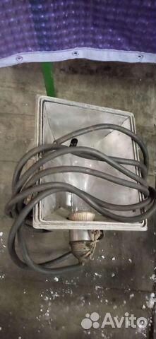 Яркий прожектор