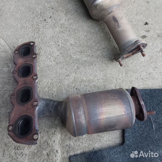 VW Polo 5 Выпускной коллектор + катализатор