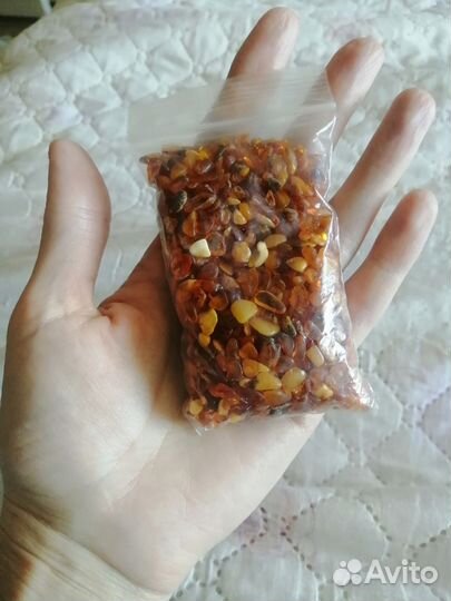 Янтарь (мелкий камень)