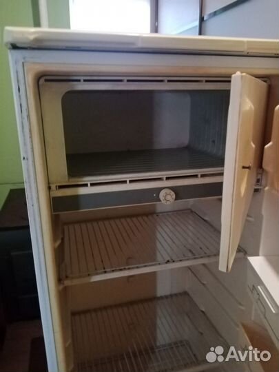 Холодильник Бирюса