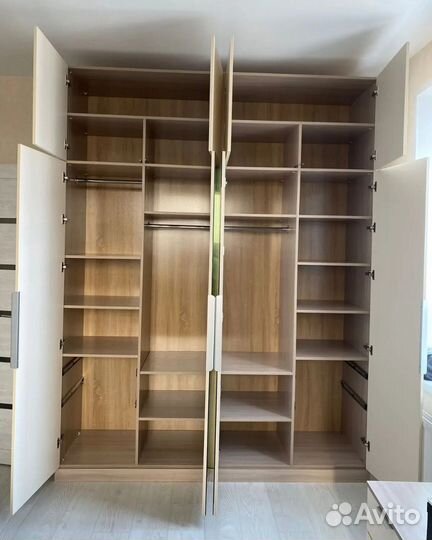 Шкаф распашной угловой