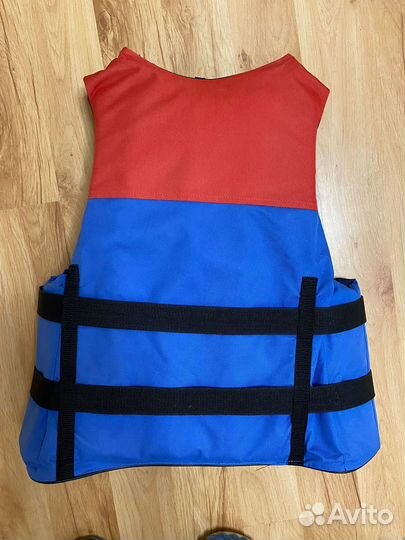Спасательный жилет