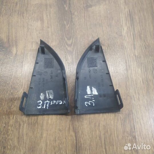 Накладка внутренней ручки двери задняя Skoda Fabia