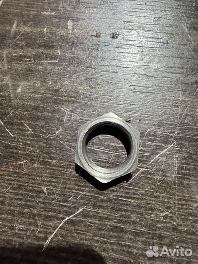 Гайка корзины сцепления Suzuki GSX-R 750 k6-k7