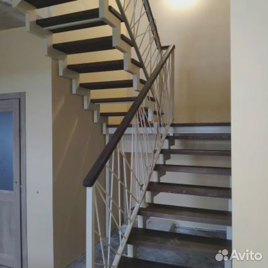 Металлические лестницы под ключ