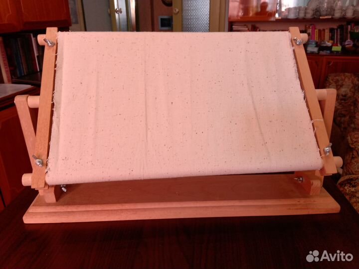 Пяльцы настольные (станок для вышивания)