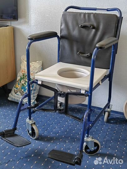 Санитарный стул для ивалида