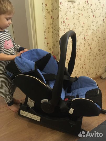 Автомобильное кресло