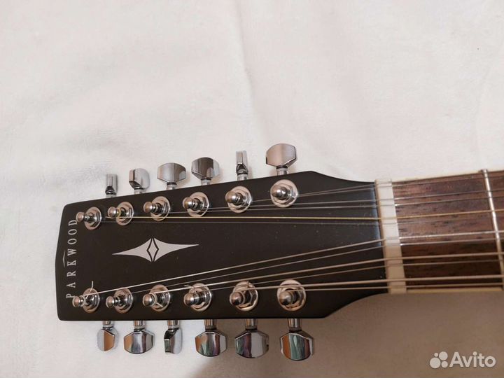 Акустическая гитара