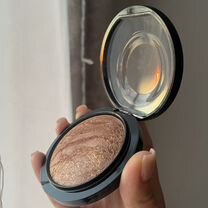 Хайлайтер/бронзер Mac global glow