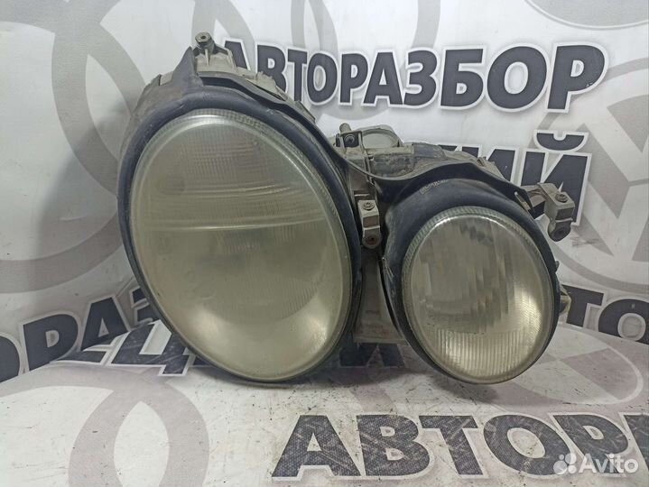 Фара Mercedes W208