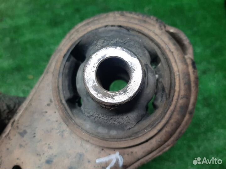 Рычаг передний правый нижний Mitsubishi Grandis 2