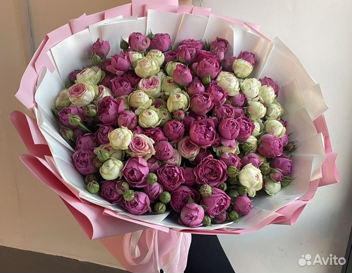 Букет из пионовидных роз + клубника в шоколаде