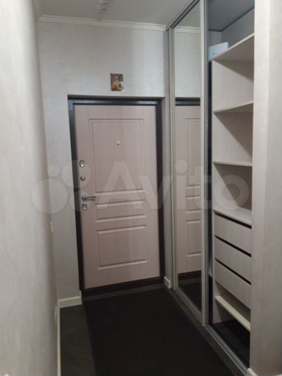 2-к. квартира, 57 м², 4/17 эт.