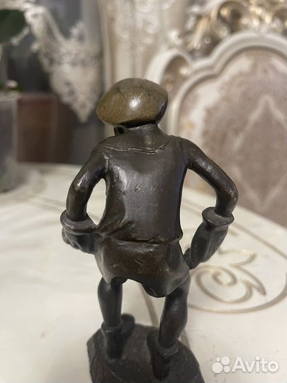 Бронзовая статуэтка вратарь. СССР