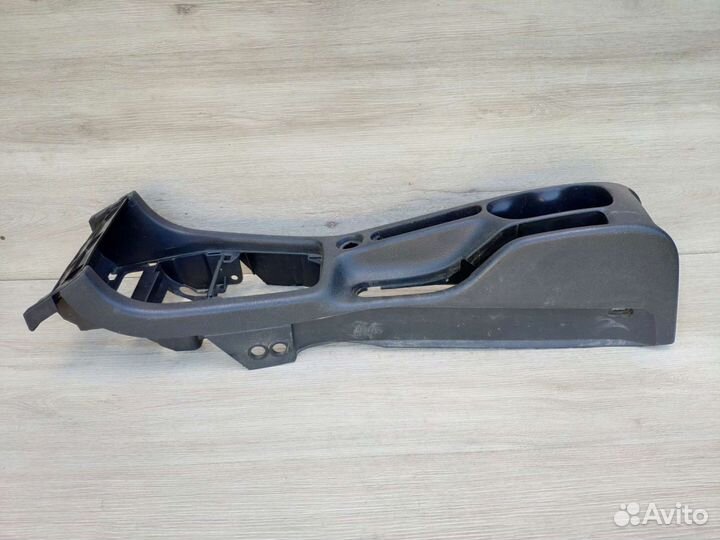 Консоль между сидениями Peugeot 406