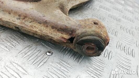 Рычаг передний нижний левый volkswagen passat B4