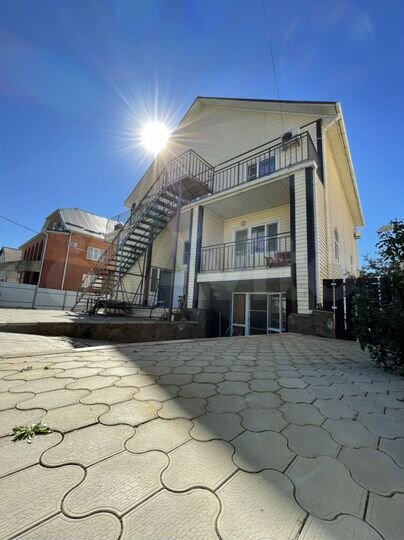 Дом 410 м² на участке 10 сот.