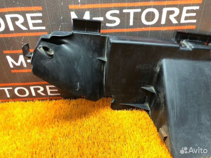 Воздуховод радиатора передний левый Volkswagen