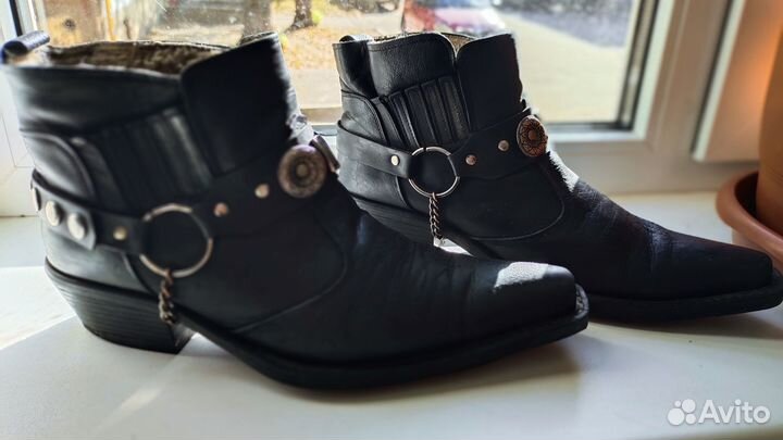 Продаю мужские казачки