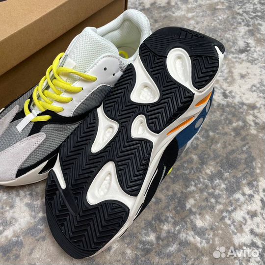Кроссовки Adidas yeezy boost 700