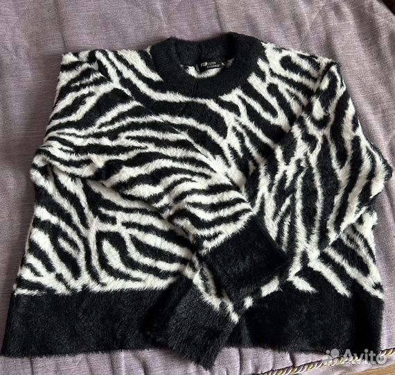 Свитер женский