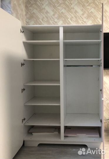 Мебельный гарнитур в детскую (для девочки)