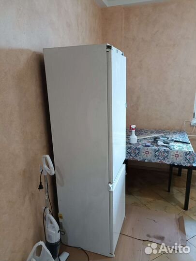 Холодильник Liebherr comfort встраиваемый