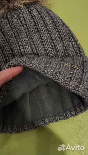 Шапка новая с натуральным помпоном