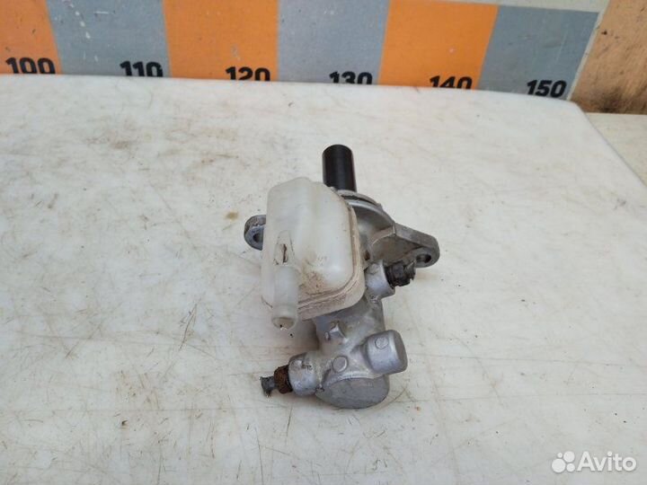 Цилиндр тормозной главный Toyota Highlander