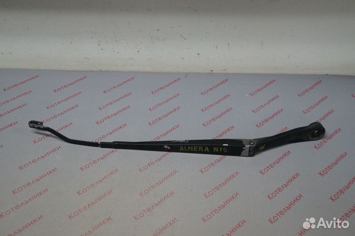 Nissan 28886-1N601 Поводок дворника передний правы