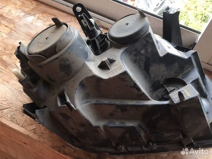 Фара Renault Duster