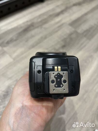 Вспышка камеры Nikon SB 700