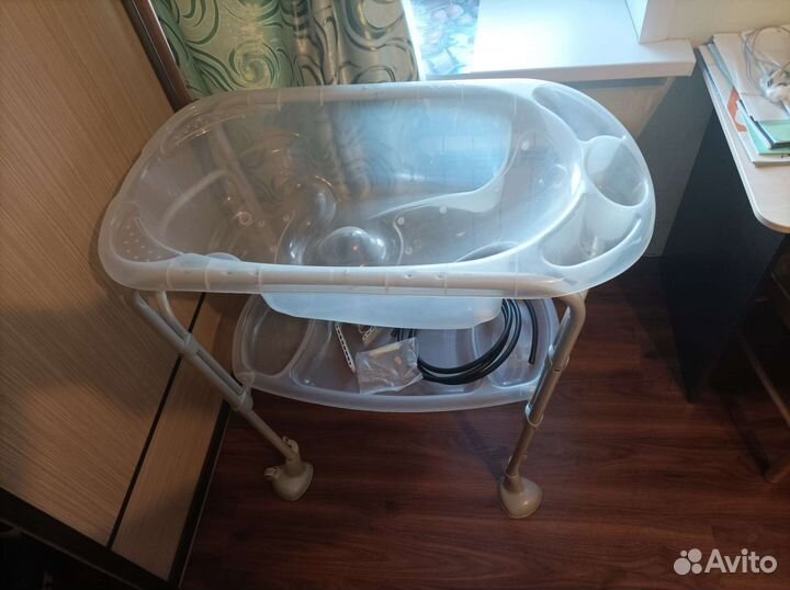 Детская ванна с пеленальным столом