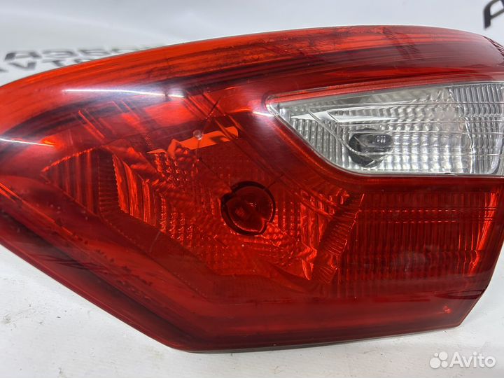 Фонарь задний правый Ford Focus 3 седан