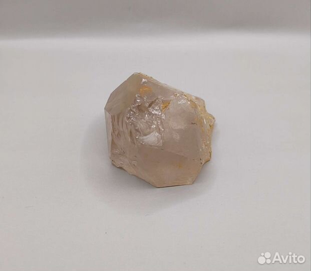 Раухтопаз (дымчатый кварц) 174г, Россия / Минералы