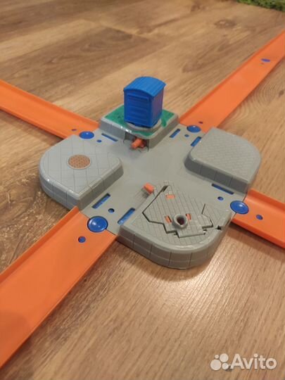 Гоночный трек Hot Wheels