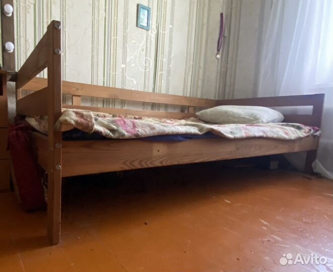 Кровать полуторная