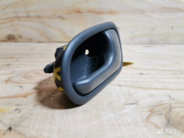 Ручка двери внутренняя передняя правая Mazda